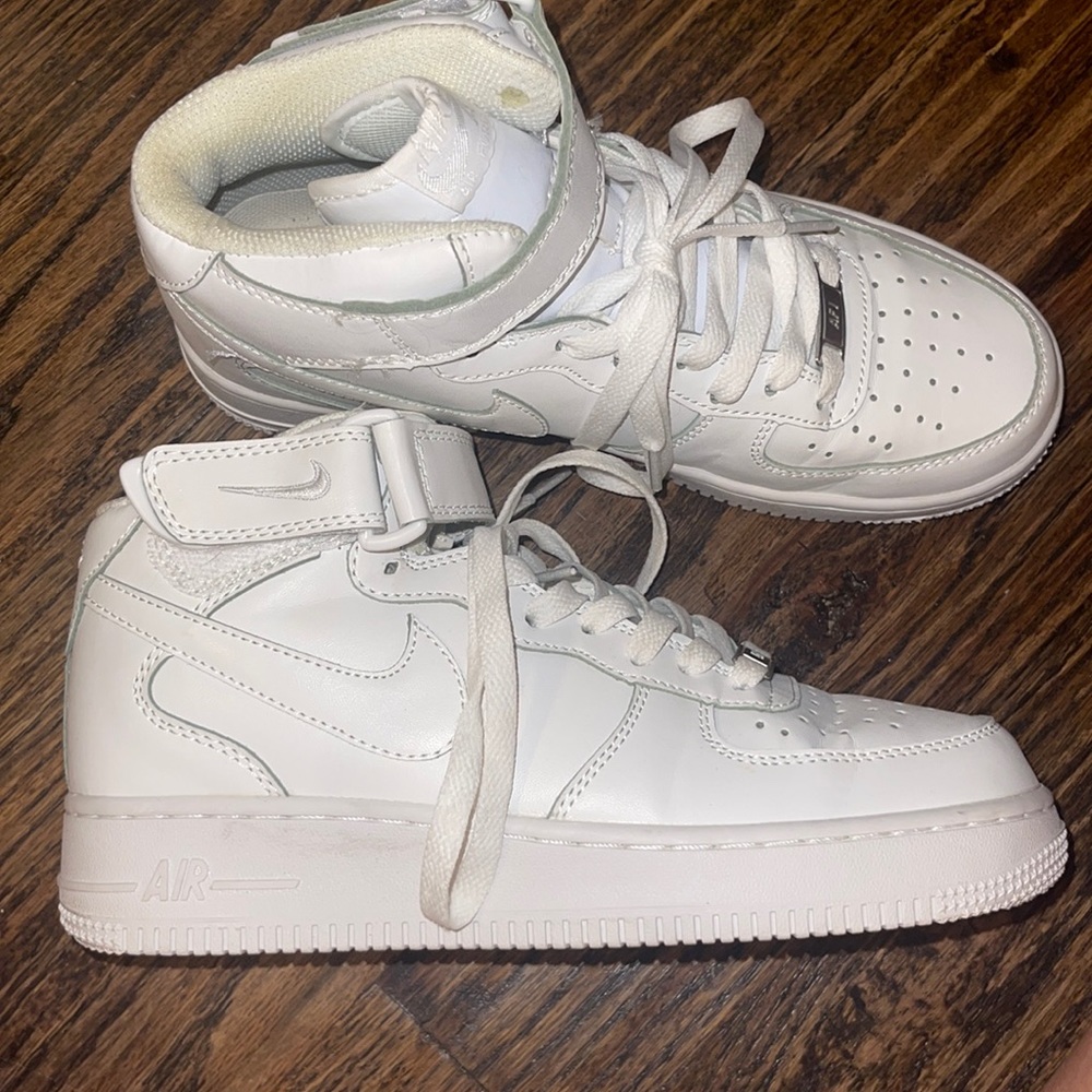 Never worn Air Force high top